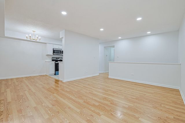 929 Buccaneer Drive 2, Schaumburg, IL 60173