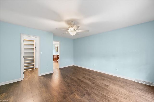 6204 Highland Brook Drive, Clemmons, NC 27012