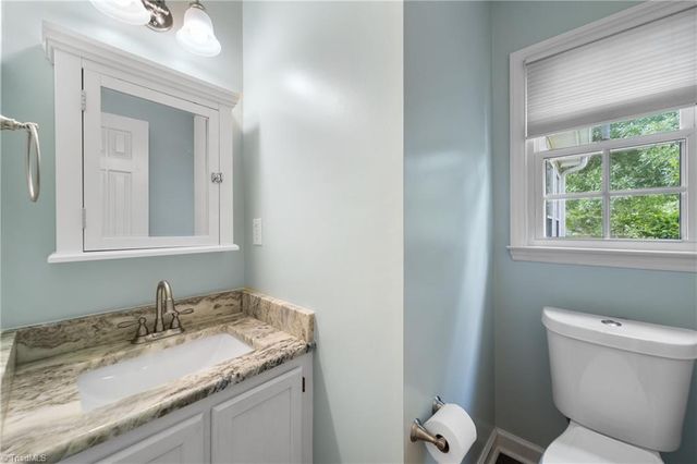 6204 Highland Brook Drive, Clemmons, NC 27012
