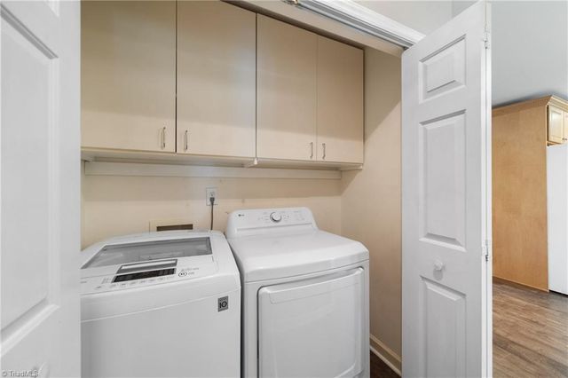 6204 Highland Brook Drive, Clemmons, NC 27012