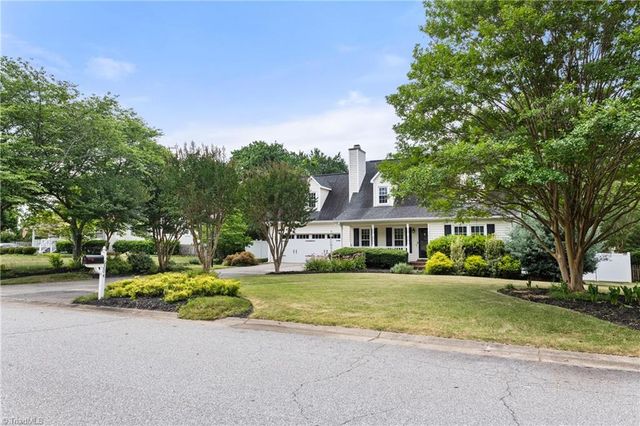 6204 Highland Brook Drive, Clemmons, NC 27012