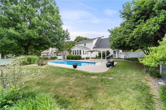 6204 Highland Brook Drive, Clemmons, NC 27012