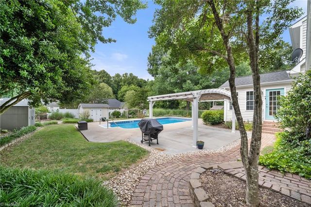 6204 Highland Brook Drive, Clemmons, NC 27012
