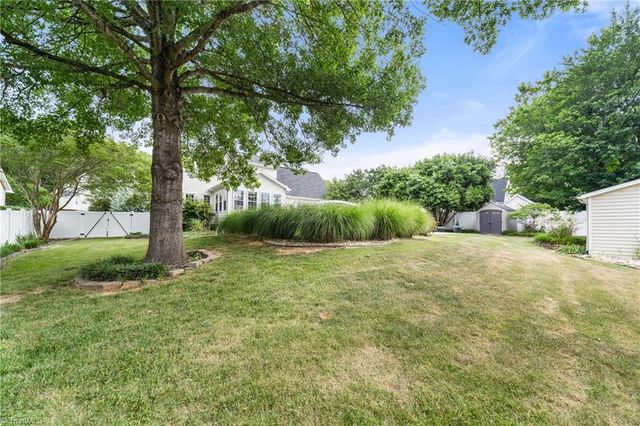 6204 Highland Brook Drive, Clemmons, NC 27012