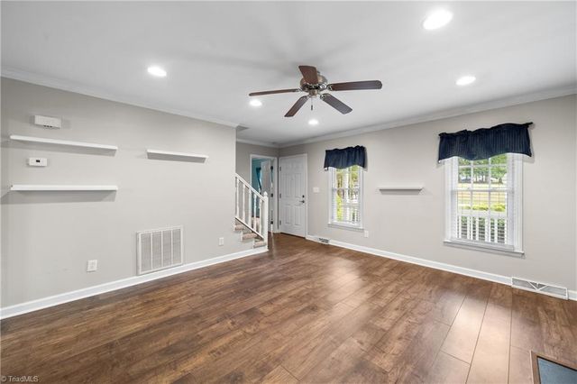 6204 Highland Brook Drive, Clemmons, NC 27012