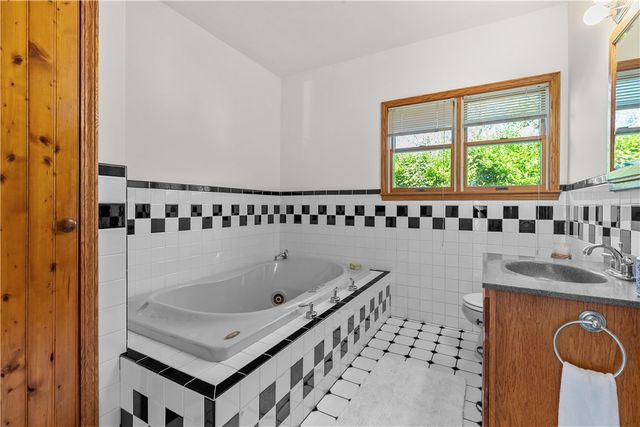 180 West Main Road, Little Compton, RI 02837