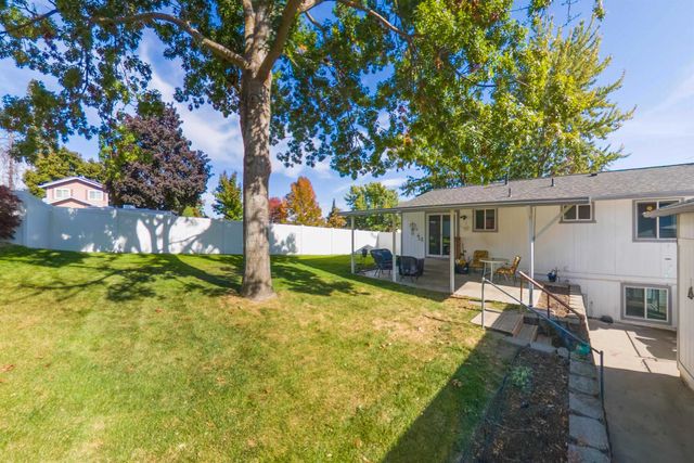 8319 N N Wilding Dr, Spokane, WA 99208