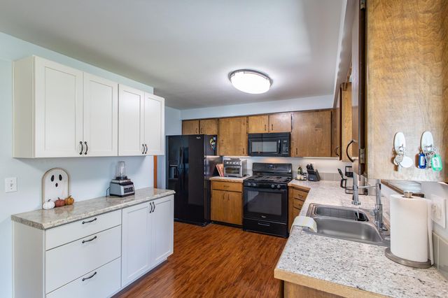 8319 N N Wilding Dr, Spokane, WA 99208