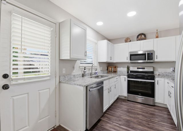 9519 Maple Green Lane, Houston, TX 77044