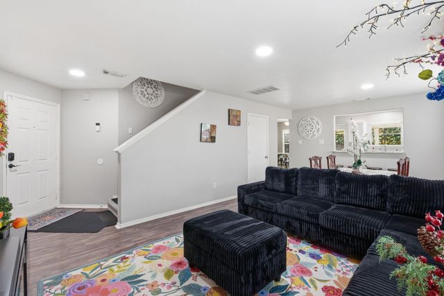 9519 Maple Green Lane, Houston, TX 77044