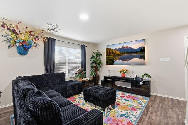 9519 Maple Green Lane, Houston, TX 77044