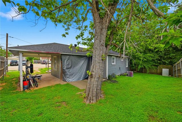 3006 First St, Bryan, TX 77801