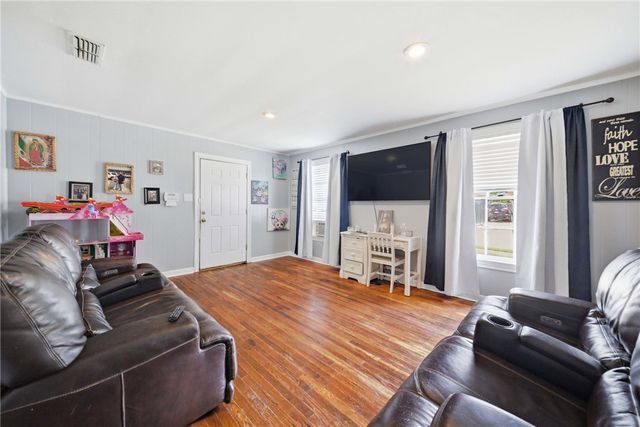 3006 First St, Bryan, TX 77801