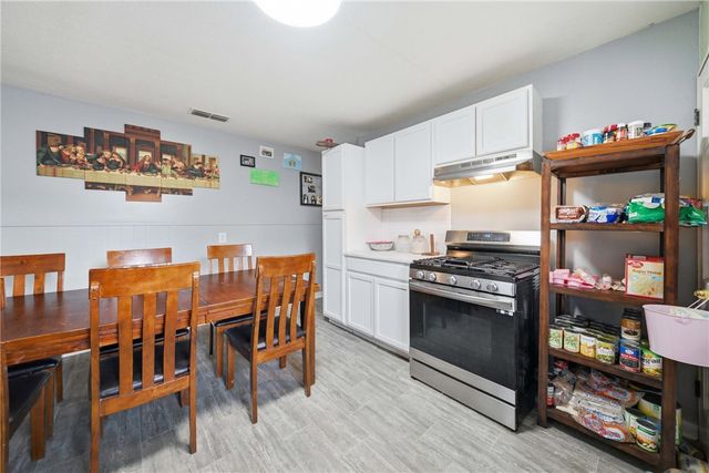 3006 First St, Bryan, TX 77801