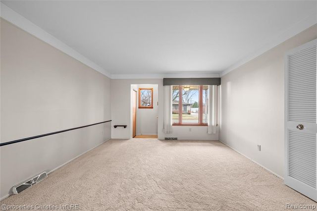 7479 Carrousel Boulevard, Westland, MI 48185