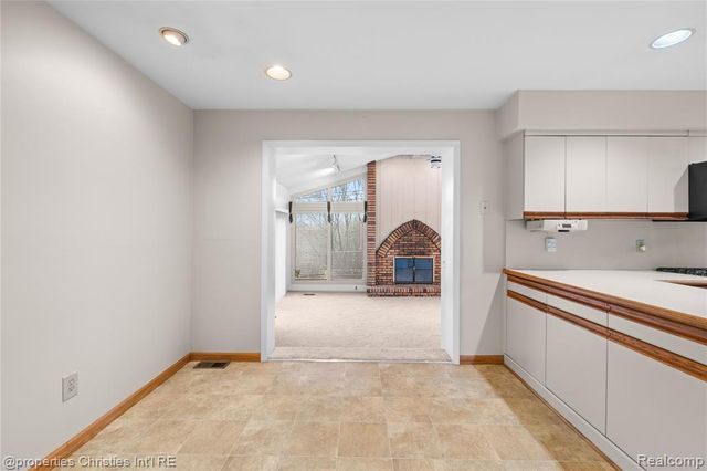 7479 Carrousel Boulevard, Westland, MI 48185