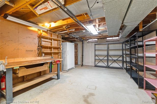 7479 Carrousel Boulevard, Westland, MI 48185