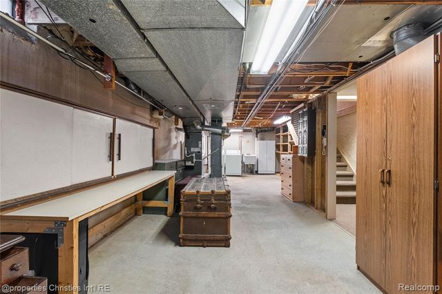 7479 Carrousel Boulevard, Westland, MI 48185