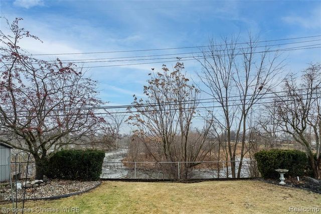 7479 Carrousel Boulevard, Westland, MI 48185