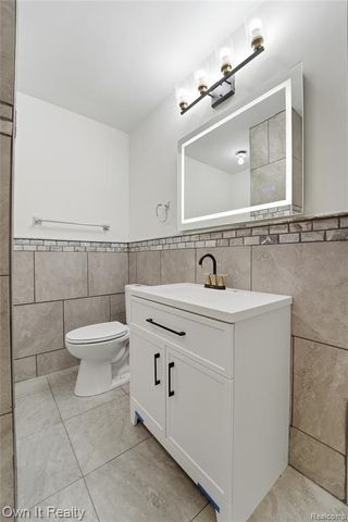 15490 Warwick Street, Detroit, MI 48223