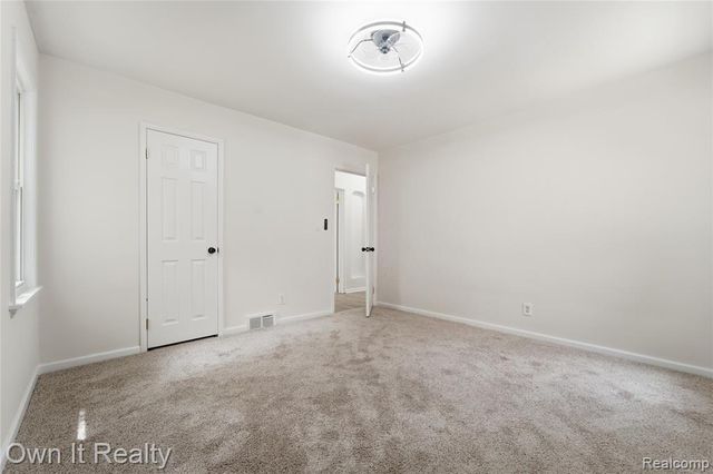 15490 Warwick Street, Detroit, MI 48223