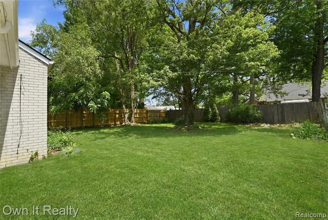 15490 Warwick Street, Detroit, MI 48223