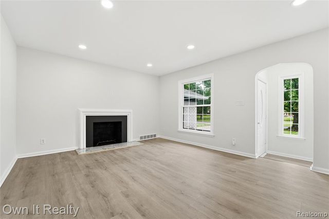 15490 Warwick Street, Detroit, MI 48223