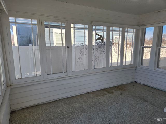 711 E 2nd Ave, Twin Falls, ID 83301