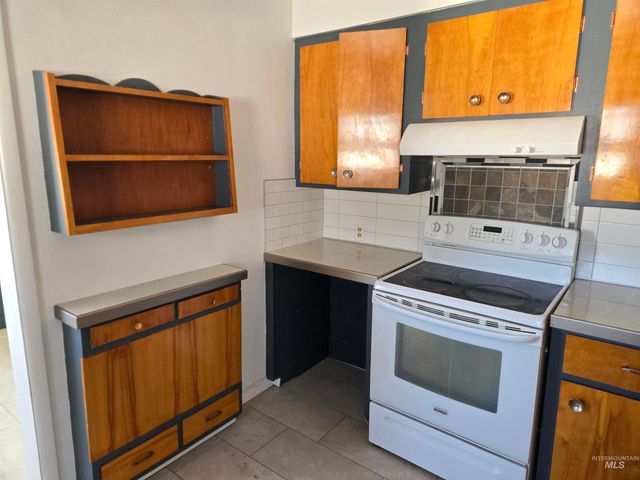 711 E 2nd Ave, Twin Falls, ID 83301