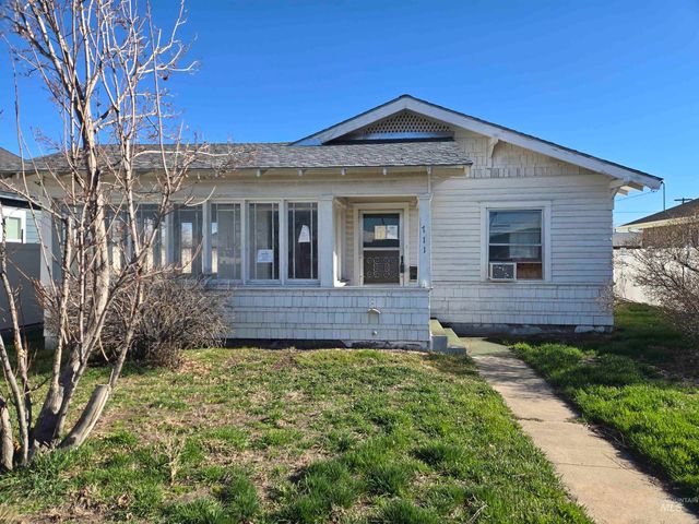 711 E 2nd Ave, Twin Falls, ID 83301