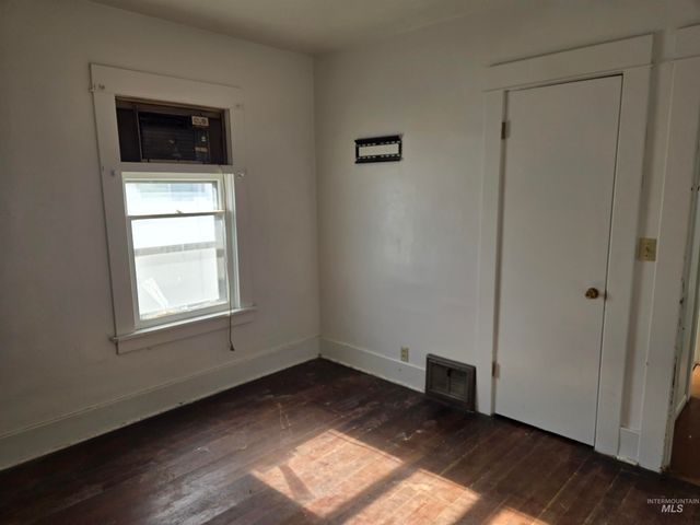 711 E 2nd Ave, Twin Falls, ID 83301