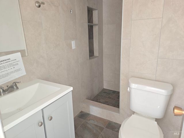 711 E 2nd Ave, Twin Falls, ID 83301