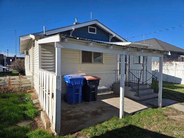 711 E 2nd Ave, Twin Falls, ID 83301