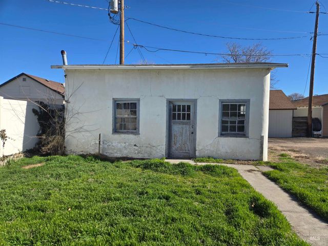 711 E 2nd Ave, Twin Falls, ID 83301