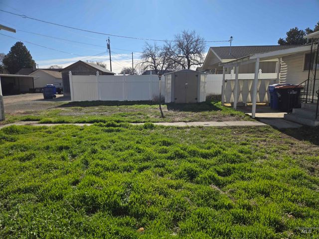 711 E 2nd Ave, Twin Falls, ID 83301