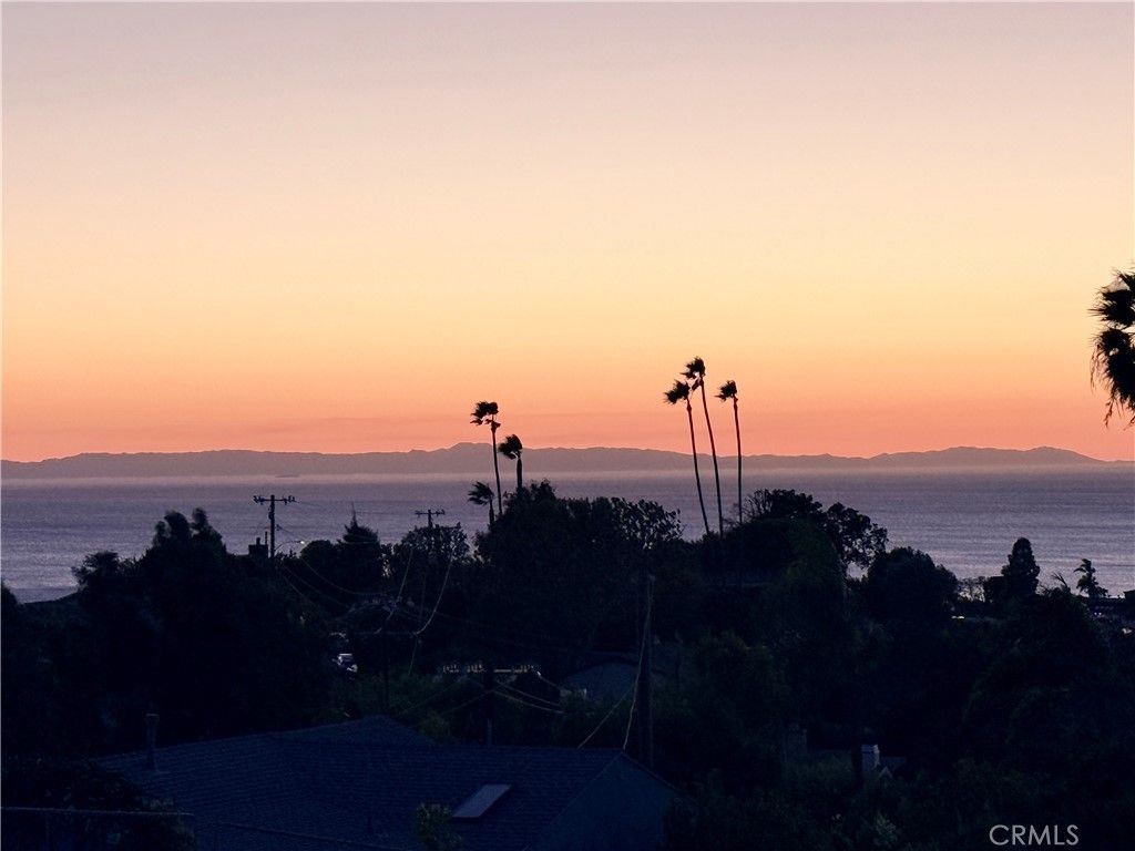 1560 Bluebird Canyon Drive, Laguna Beach, CA 92651 — exterior