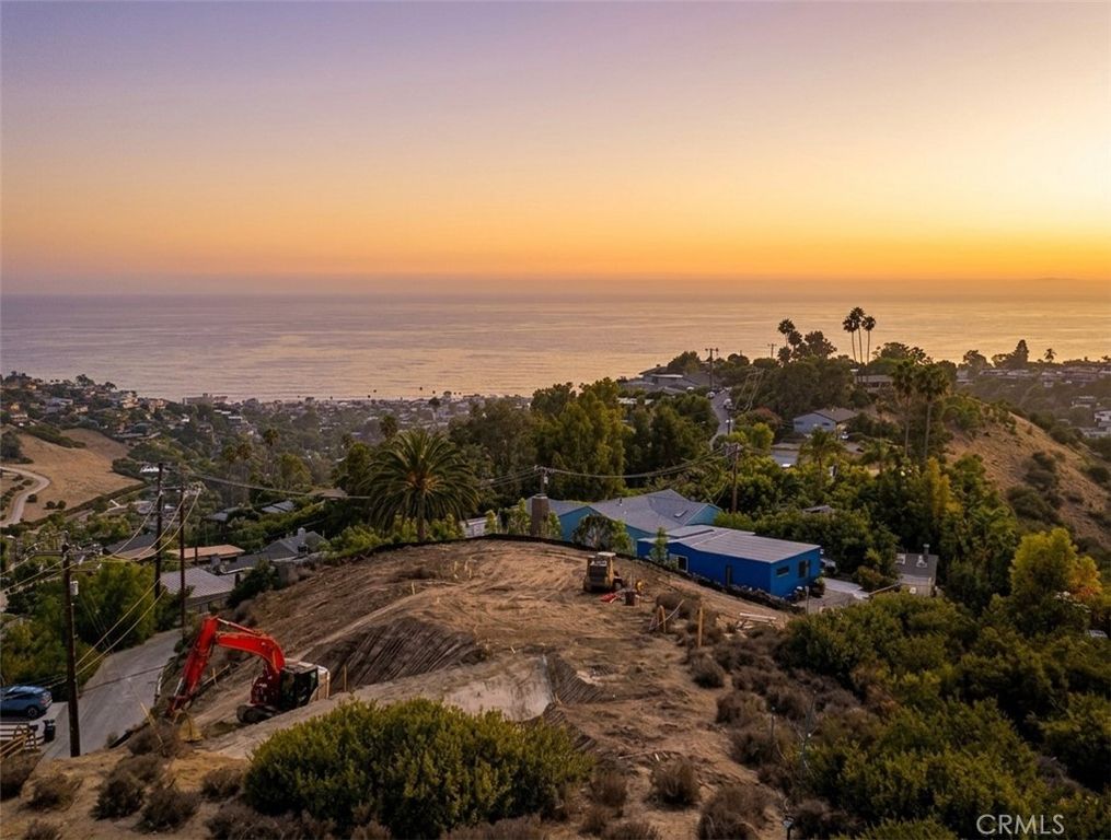 1560 Bluebird Canyon Drive, Laguna Beach, CA 92651 — photo 2
