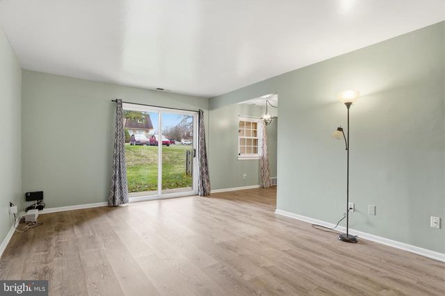 24 KEARNEY DR, North Wales, PA 19454