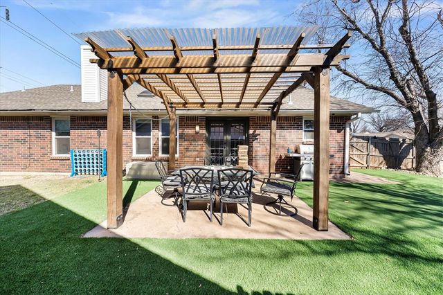 2220 Crosstrails, Edmond, OK 73003