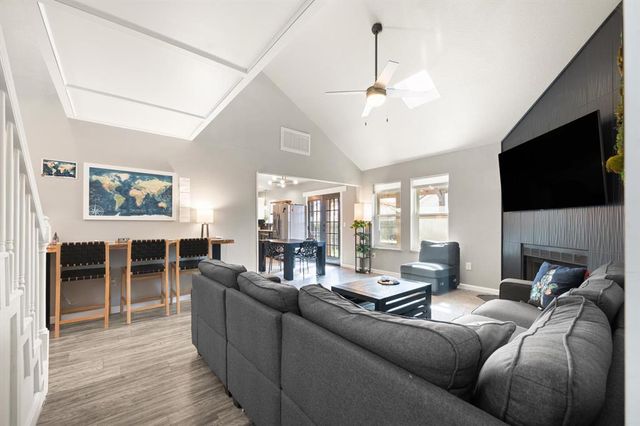 2220 Crosstrails, Edmond, OK 73003