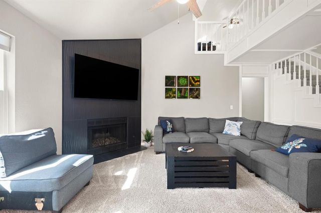 2220 Crosstrails, Edmond, OK 73003