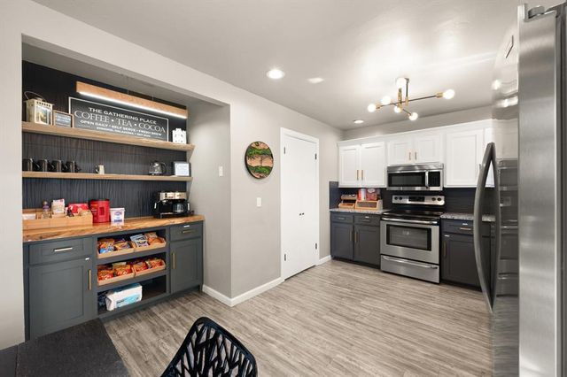 2220 Crosstrails, Edmond, OK 73003