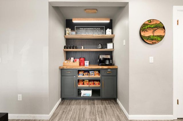 2220 Crosstrails, Edmond, OK 73003