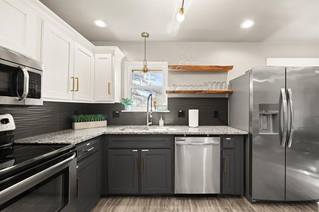 2220 Crosstrails, Edmond, OK 73003