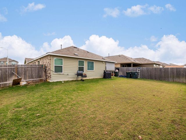 210 Escondido CIR, San Marcos, TX 78666