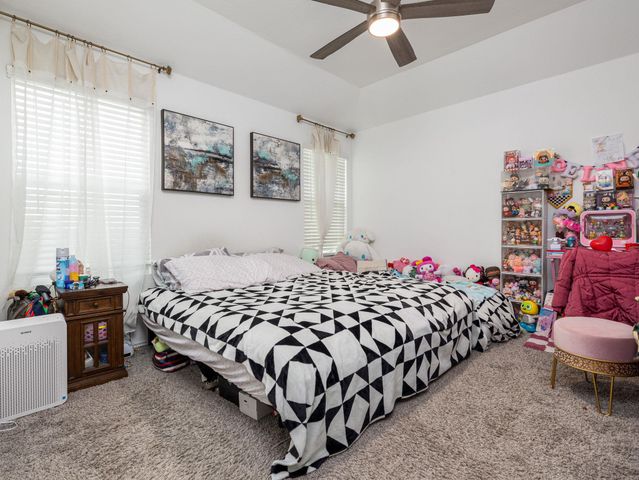 210 Escondido CIR, San Marcos, TX 78666