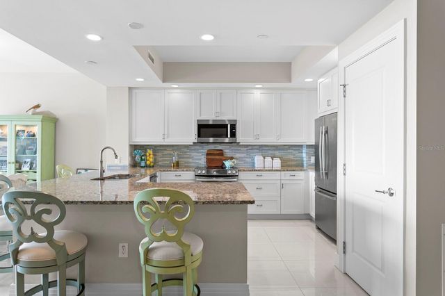 1325 SNELL ISLE BOULEVARD NE 709, St Petersburg, FL 33704