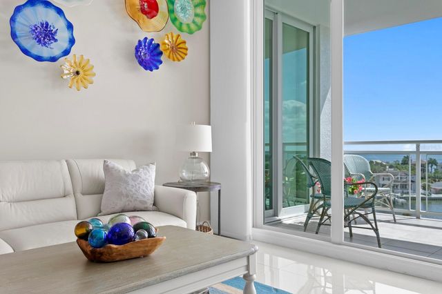 1325 SNELL ISLE BOULEVARD NE 709, St Petersburg, FL 33704