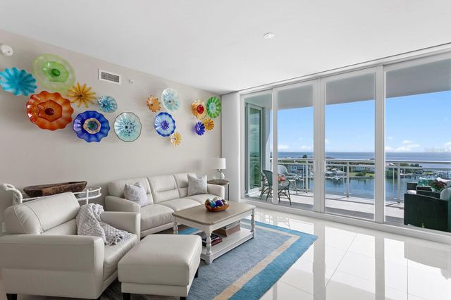 1325 SNELL ISLE BOULEVARD NE 709, St Petersburg, FL 33704