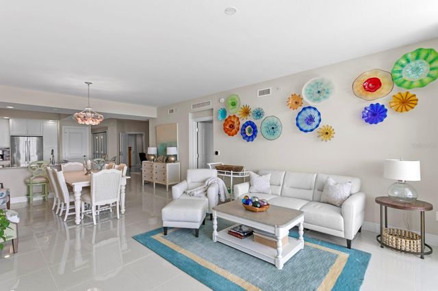 1325 SNELL ISLE BOULEVARD NE 709, St Petersburg, FL 33704